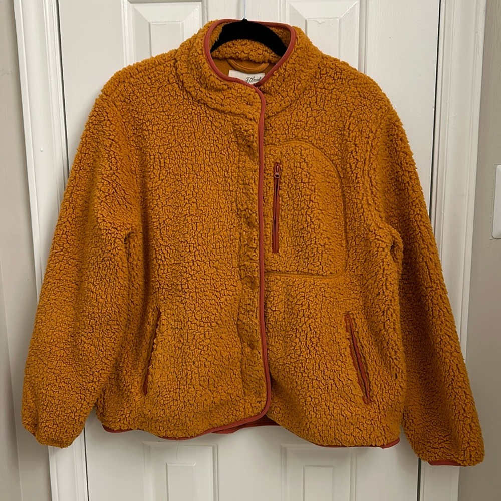 Universal thread jacket